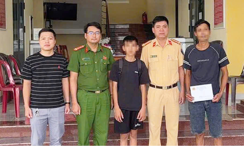  Công an phường Tiền Phong kịp thời giải cứu nam thiếu niên 16 tuổi sập bẫy "việc nhẹ, lương cao"